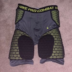 Men’s Large Nike Pro Combat dri-fit compression padded football shorts